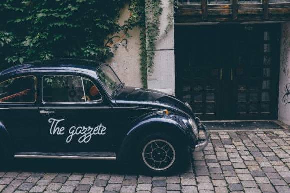 The Gazzete: A Script Font for Modern Elegance